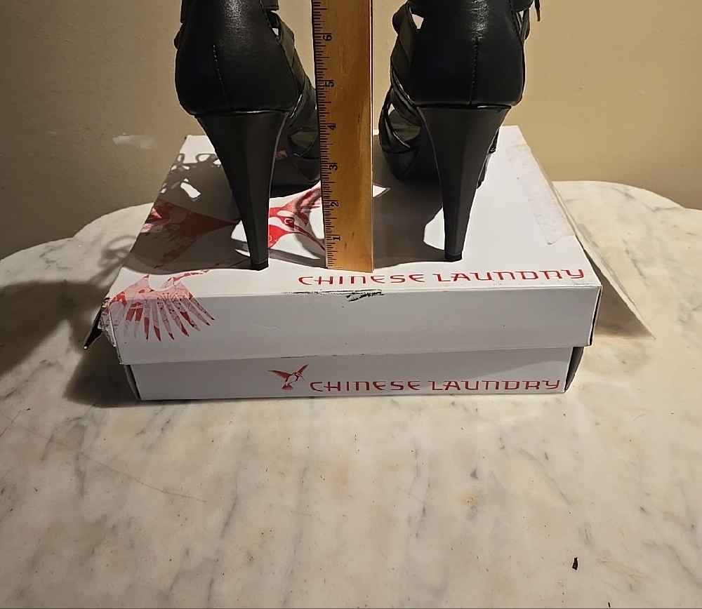 Chinese Laundry Black Women's Shoes - Picture 3 of 6